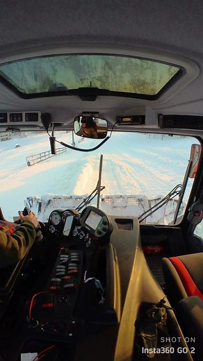 Early morning rolling 🥀😵‍💫 Follow for nightly snowcat lives and daily snowcat content :) #pistenbully #snowmaking #snowmaker #machinery #heavyequipment #construction #heavymachinery #machine #snowcat #bulldozing #bulldozer #excavator #cumminsdieselpower #snow #snowremoval #snowplow #asmr #satisfying #oddlysatisfying #snowboarding #snowcat #snowcats #gratfuldead #jerrygarcia #bobweir