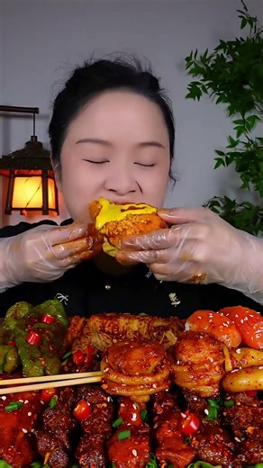 Extreme Cheesy Spicy Burger 🍔🔥 Insane ASMR Bites You Can’t Ignore 🤯 #mukbang #shorts