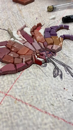 One of the most complex mosaic techniques 🙌🏻✨ Do you know what it is called and what is its complexity?) #mosaiclife #valeriaradchenko #mosaicos #мозаика #мозаїка #smalti #handmade #mosaicart #mosaicartist #workinprogress
