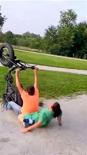 Motorcycle Fails Compilation – Bad Ideas on Wheels 😂