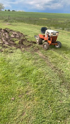2.5K views · 22 reactions | here is my quad @Silver Birch Farms::: . . . . #tractor #oldtractor #Old #cuttinggrass | Silver Birch Farms | Facebook