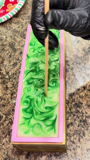 First Soap loaf of 2026 🫧🤩🫶🏼 #coldprocesssoapmaking #soapmaking #soapmakersoftiktok #soap #lavendersoap