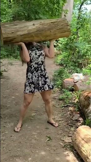 OMG 😱 Giantess Female BODYBUILDER IN BEAST MODE 😤 Cute Muscle Girl 🔥IFBB #fbb #shorts #gym