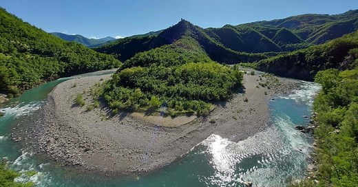 Rivers in Italy: the ultimate guide and 12 Italian rivers