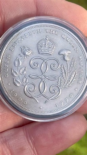😁 1990 Five Pounds 90th Anniversary Of The Birth Of The Queen Mother 🇬🇧 #coincollecting #coin