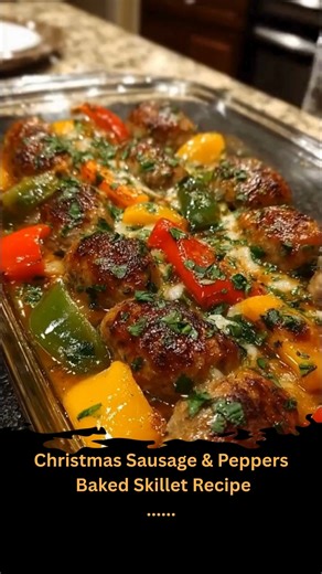 Amber Recipes on Instagram: "Christmas sausage and peppers baked skillet 😍 Full recipe is on my page — right under my profile picture ⬆️"