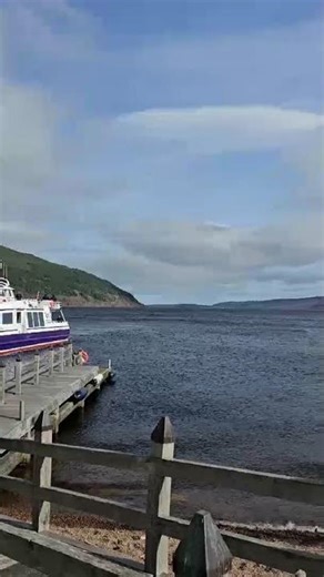 Cruising Loch Ness, Scottish Highlands, Highland Experience Tours from Clare 🏴󠁧󠁢󠁳󠁣󠁴󠁿