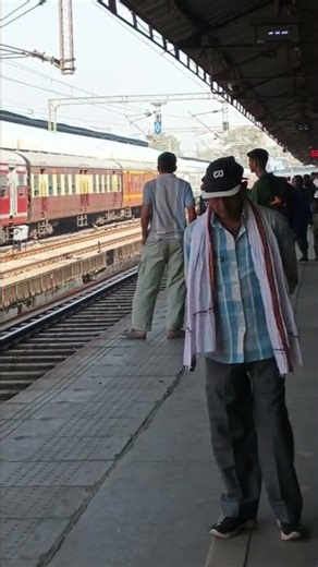 old Delhi railway station EMU train #railway #viralshort