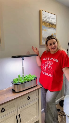 Kubra Dasdemir on Instagram: "From unboxing to harvesting 🌱✨ I followed every step, planted basil, watched it grow, and finally harvested fresh herbs — all indoors. The LetPot LPH-SE Smart Hydroponics System makes growing herbs effortless: ✔️ 12 pods indoor garden ✔️ App & WiFi control ✔️ Automatic lighting & pump system ✔️ Powerful 24W LED grow light ✔️ No soil, no mess Fresh basil at home all year round 💚 Would you try growing your own herbs indoors? Link in my bio 🫧 10% exclusive discount 