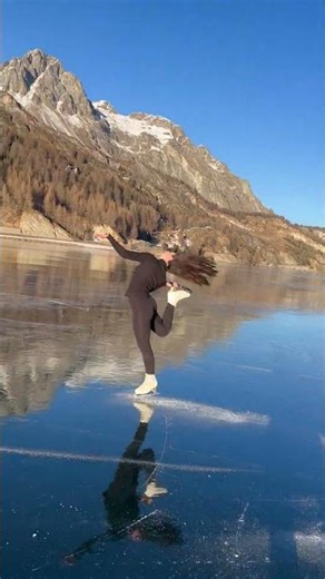 She is living in a literal fairy tale ❄️✨