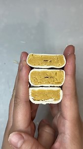 What’s you favorite method? & are you charging more for cakesicle using the dipping method since we are using more ingredients or are you charging more for cakesicle when using a mold since it’s more work and extra time for a more luxury looking cakesicle? Or about the same? I’d like to make a video talking about little about prices, wyt? #cakesicles #cakepops #bakingtips #cakedecorating | Berrylicious Sweets