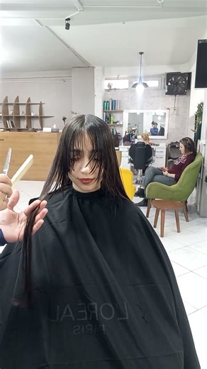 HOW TO CUT LAYERS IN LONG HAIR PROFESIONAL.LAYERCUT HAIRSTYLE FOR LONG HAIR.