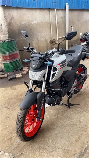 Faran Afzal on Instagram: "Yamaha fz-s v4 matte white colour, one minute review about the appearance.. #fz #fz07 #fz16 #fzs #fzv3 #fz150 #fz6n #fz25 #fzv2 #yamaha #yamahar6 #yamahafz #mt #mt09 #mt15 #mt15india #n160 #ns160 #ns160 #trendingreels #trending #trendy #viral #viralvideos #reels"