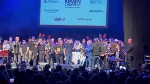 Bruce Springsteen sings Happy Birthday to Bob Benjamin at LOD: video