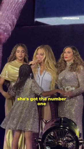 Many were alarmed by Rumi Carter jumping and waving her hand on stage, and she is only 8 years old, leading to speculation that she may have autism. | Upbeat