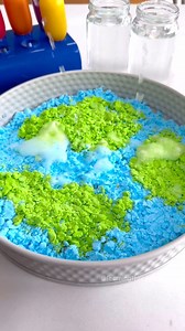 742K views · 1.1K reactions | Fizzing Earth for Earth Day ✨ Mix bicarb, ready mixed paint and washing up liquid together. Once fully combined start to construct your earth inside a tray. Squirt and watch the bubbling eruptions! So much fun! 朗 Give it a go! Love Amy x x | Learning and Exploring Through Play | Facebook