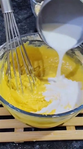 I Tried Baking Custard Cupcakes With An Expert Chef #cake #cupcakes #sanobarcakebaker