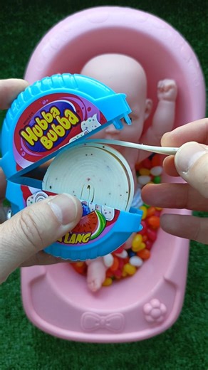 Hubba bubba from Paw patrol box #pawpatrol #asmr #satisfying