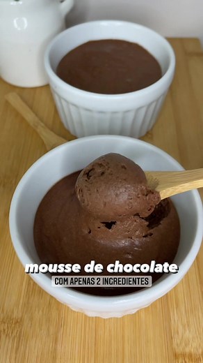 Mousse de chocolate com apenas 2 ingredientes, eu disse DOIS INGREDIENTES! #AprendanoTikTok #moussedechocolate #sobremesafacildefazer