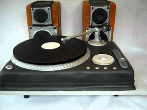Turntable Cake with Spinning Record and LED