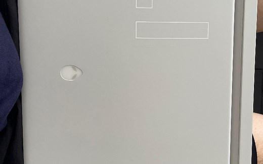 外星人Alienware X17 R2 开箱，加硬盘