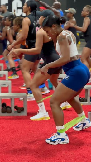 207K views · 48K reactions | Right, left and bring yo ass back… Walk & spin 浪 Workout✅ happy Saturday!  @tooheavycontent #ImperFITBody #TheBallEffect #EffectFitness #workout #fitness #squats #legs #resistancebands #bootcamp #bodygoals #backgoals | Imperfit Body | Facebook