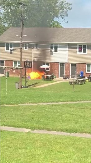 Abblasende Gasflasche explodiert