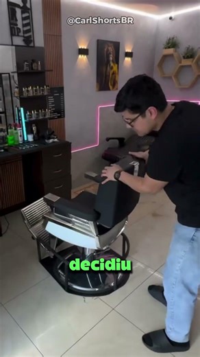 Lazy or genius? 🤔 #curiosities #barber #shorts