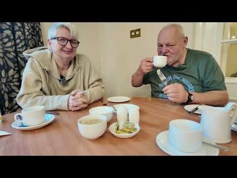 Spiceheads on Tour, Autistic Bobbie & Fat Steve have Breakfast In The Minister Hotel in #york