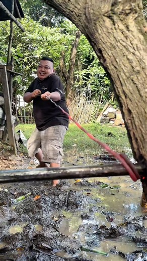 Wow... look at Mr. Kim, he is Pulling and straightening the Steel !!!