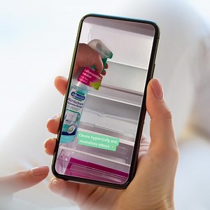 Do you clean your fridge regularly? 🤔 Hygienic cleanliness is essential wherever food is stored or prepared ☝🏼 Regular cleaning is therefore extremely important. The Dr. Beckmann Fridge & Microwave Cleaner quickly ensures hygienic cleanliness in your fridge ✨➡️ https://bit.ly/3if5Ixa | Dr. Beckmann