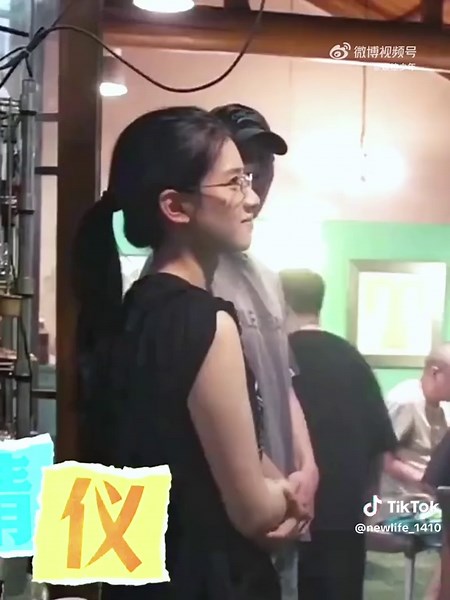 Jingyi's Heartfelt Moments with Husband