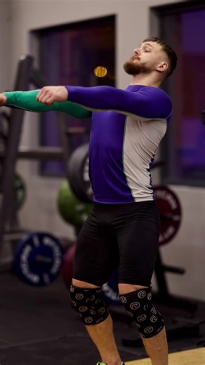 In the catch position, the bar keeps hitting you hard from above. After contact, don’t let the bar drift away from you — stay connected to it. Keep the bar close to your body and pull your elbows back. This will help you catch the bar more accurately and avoid hitting your collarbones.