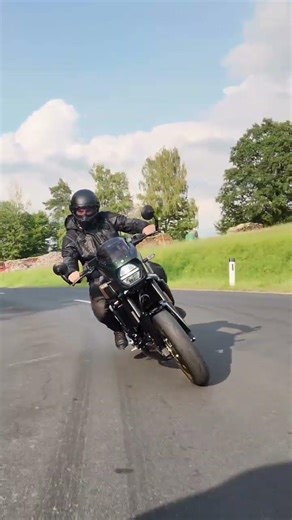 🔥 Suzuki GSX-8 TT Review – Retro-Charme ✨ trifft Fahrfreude | Besser als GSX-8S & 8R? (Test 2025)