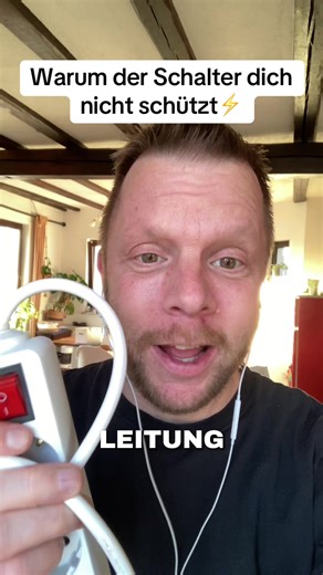 Der rote Schalter sieht nach Sicherheit aus. Aber schaltet er wirklich alles ab oder nur dein Gefühl? Die meisten prüfen das nie. Warum das wichtig ist, merkst du erst, wenn es zu spät ist. #Steckdosenleiste #Fehlkauf #Elektro