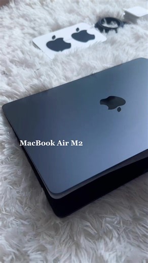 Unboxing Midnight Blue MacBook Air M2