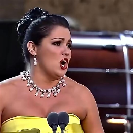 🌟 Anna Netrebko in “Un bel dì vedremo” — simply unforgettable. 💫Enjoy more: https://durl.ca/IUmGQ | Amazing Music