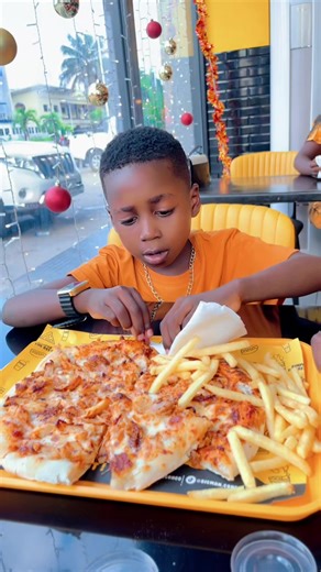 Vidéos de Madame F (@ruthyoka2) avec Manger, manger - Caillou