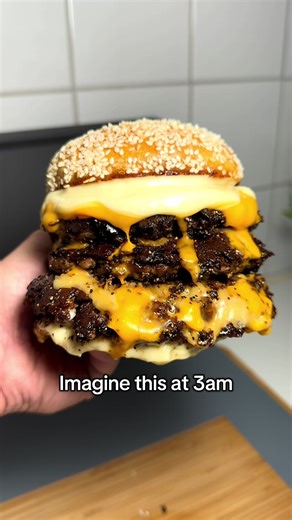 💃🏻📣🔥 🚩IMAGINE THIS AT 3AM!! TRIPLE CRUSTY DRY-AGED BEEF WITH CHEESE SAUCE AND BUTTER MAYONNAISE BURGER!!💃🏻📣🔥 🚩 🐷🥩🍯KL’s TRIPLE CRUST CHEESE SAUCE BUTTER MAYONNAISE BURGER💃🏻🍔🍟🚩 🥩SIGNATURE DOUBLE DRY-AGED SUPER CRUST SMASHED SHORT RIBS BEEF BLEND FROM @bojastommen | CHEESE SAUCE | BUTTER MAYONNAISE | DOUBLE LAYERED CHEDDAR CHEESE | GOLDEN BUTTERED DOUGHY XTRA SESAME BUN🧈🍔🍟🔥 - 📙FULL RECIPES AND LEARN THIS SIGNATURE BURGER CRUST AT HOME - CHECK BIO FOR LINK TO MASTERCLASS🎓 - 