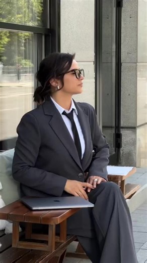 The Future of Legal Learning is FREE! 🎓✨ Access to fundamental legal knowledge shouldn't cost a fortune. That's why the L&S AI LAWYER app is completely free, offering a world-class legal education resource to everyone. Start your free education today. Download the app! Google Play Store: https://play.google.com/store/apps/details?id=com.ls_ailawyer Apple App Store: https://apps.apple.com/ae/app/l-s-ai-lawyer/id6751571085 #FreeLegalEducation #LawForAll #AILawyer #LegalTech #FutureOfLaw