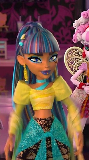 Royal Chaos at the Boo-tique Hotel | Draculaura Scary Sweet Birthday | Monster High #shorts