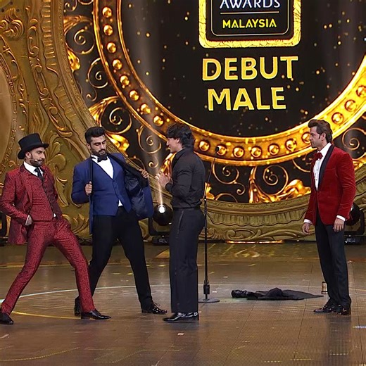 3.6M views · 144K reactions | Tiger Shroff or Hrithik Roshan ka mind blowing dance. #IIFA #bollywood #IIFAAwards #viralvideo #post | IIFA Awards | Facebook