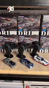 Drift Scale 1:43 with gyro Specifications: Product material: plastic Product scale: 1:43 Product specifications: 11*4.5*3cm (this is the average scale of the 1/43 series, the size will be slightly different) Color box specifications: 18.5*16.5*11cm Single package weight (including color box): 0.4Kg Gross weight/net weight: 10/8.8kg Product battery: 3.7V 200mAh 15c discharge high rate lithium battery (built-in) Remote control battery: 4*"AAA" (not included) Charging: USB charging cable Motor: 615