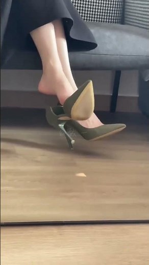 #2023 summer pumps trend shoes dangling shoeplay