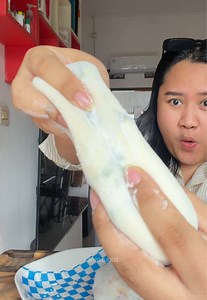 Lazy Mochiww✨ pake buah apalagi kira2 yang enakkk? BAHAN Rice paper Greek yogurt Madu/stevia Buah