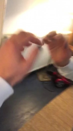 Better version of Mirror hand trick #mirrorland #spiegel #tiktok #magic #mirror #mirrochallenge #trick #handchallenge #corona #impossible