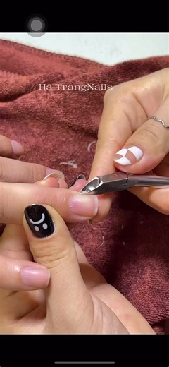 Nail Art Tutorial: Creating Smiley Face Designs