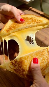 #SARGENTOPartner The ULTIMATE GRILLED CHEESE made with @sargentocheese! SAVE the post to make it over and over again. Sometimes the most simple recipes are the ones you love the most. Ooey-gooey, quick to make and always a crowd pleaser. Here’s how I make mine! ⁣ ⁣ Ultimate Grilled Cheese for one ⁣ ⁣ 2-3 slices Sargento® Natural American Cheese Slices ⁣ 2 slices sourdough or favorite⁣ sandwich bread ⁣ 2 tablespoons butter at room temperature ⁣ ⁣ 1. Place a slice of the bread on a cutting board o