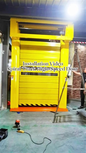 🚀 Turbo Hard High-Speed Door – Installation in Progress! Spiral lifting system for ultra-smooth, ultra-fast operation. Strong aluminum panels   smart structure = perfect industrial performance. ⚙️ #TurboHighSpeedDoor #HardHighSpeedDoor #DoorInstallation #IndustrialDoor #SmartFactory #LogisticsSolutions