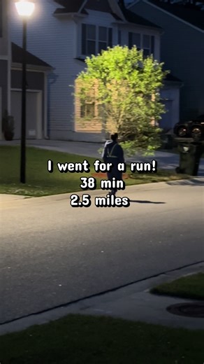 What we *think* we want isn’t always what we *know* we need 💗 is much rather have spent an extra 45 minutes in bed. But instead of feeling dead on my feet even with with two cups of coffee, my energy was through the roof! #charlestonsc #summervillesc #fitnessover40 #womensfitness #runningtok